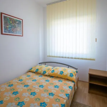 Kus, Biograd Biograd na Moru