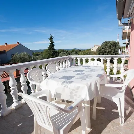 Vendégház Kus, Biograd